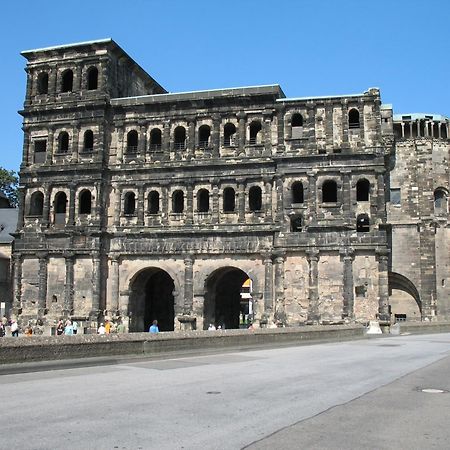 Hotel Constantin เทรียร์ ภายนอก รูปภาพ